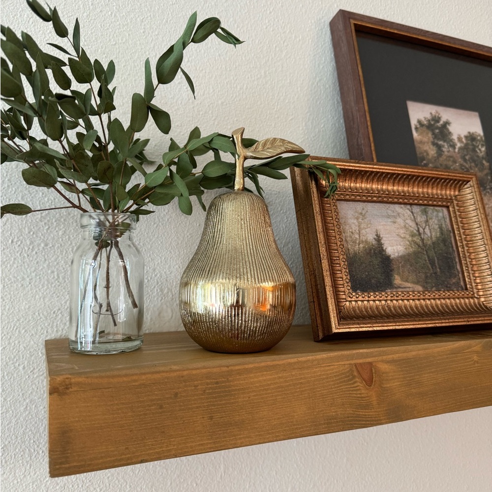 Gold metal decorative pear accent